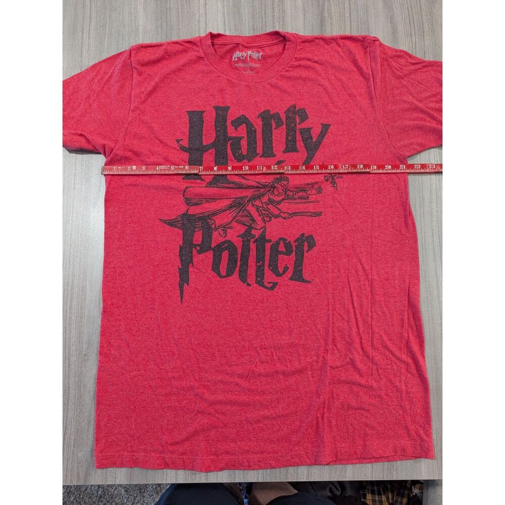 Harry Potter Graphic T-Shirt Red Short Sleeve Crew Neck Top Size L - Picture 2 of 4